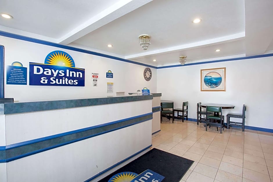 Days Inn by Wyndham Orange Anaheim