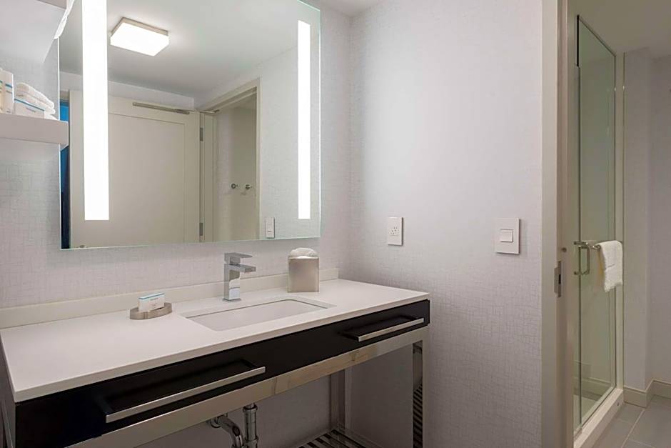 Hampton Inn By Hilton & Suites Bridgewater, NJ