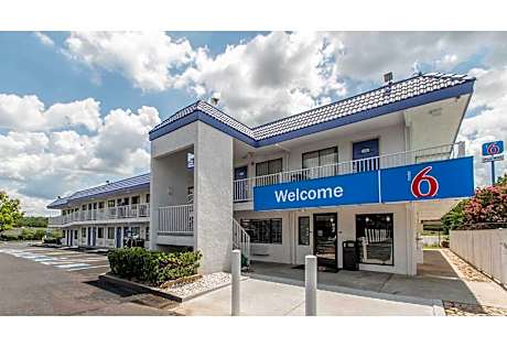 Motel 6-Norcross, GA - Atlanta Northeast