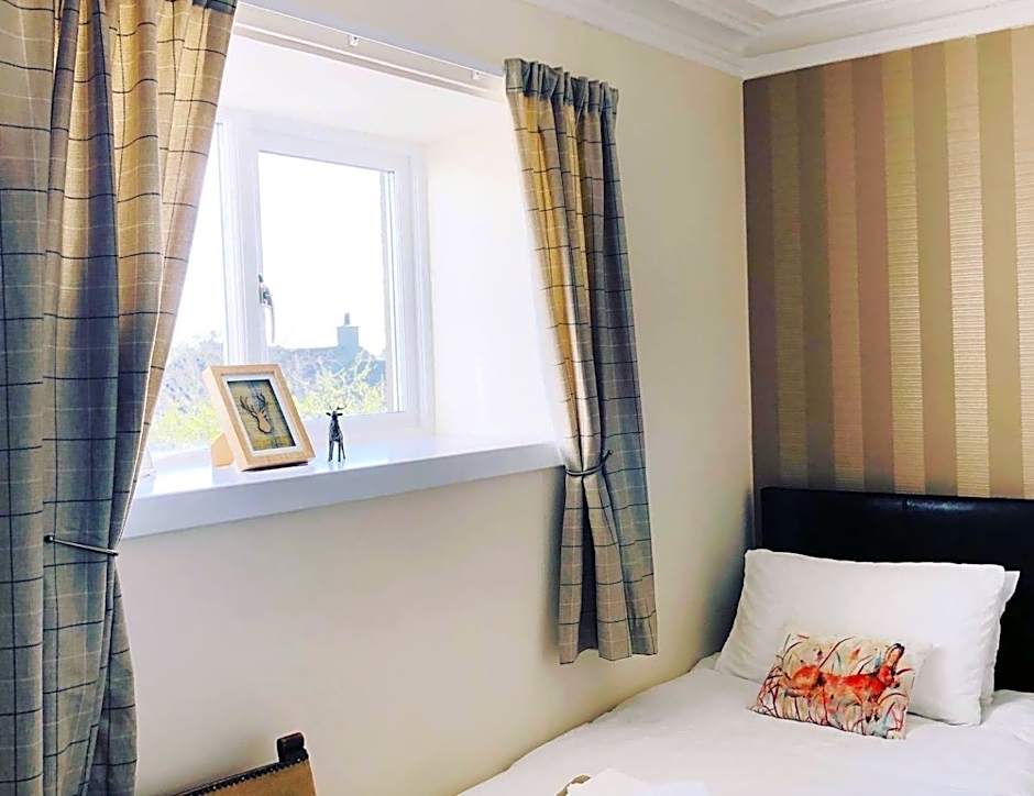 The Aberdeen Arms Hotel