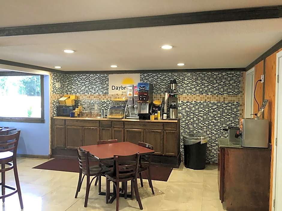 Days Inn by Wyndham Lavonia