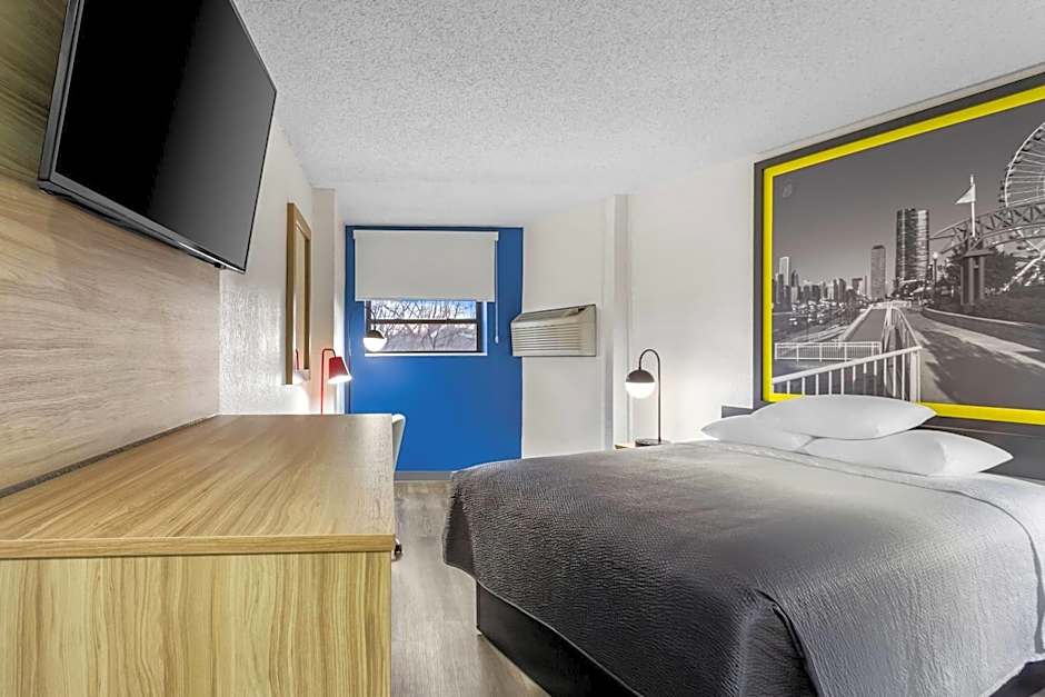 Super 8 by Wyndham Chicago IL