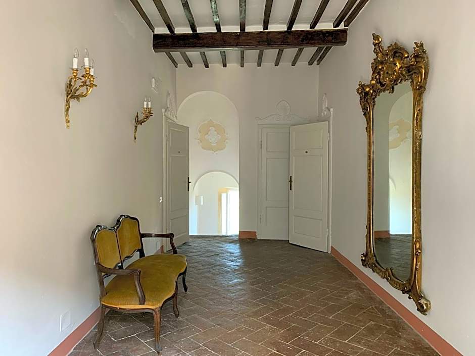 Casa Cerboneschi B&B in a medieval village with Panoramic Tuscan Hills