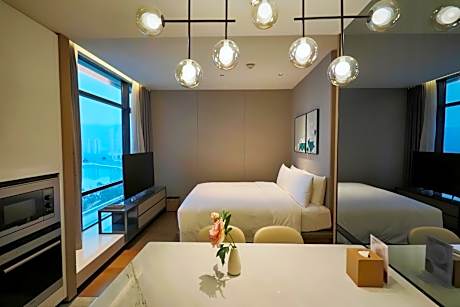 One-Bedroom Suite with Two King Beds and City View