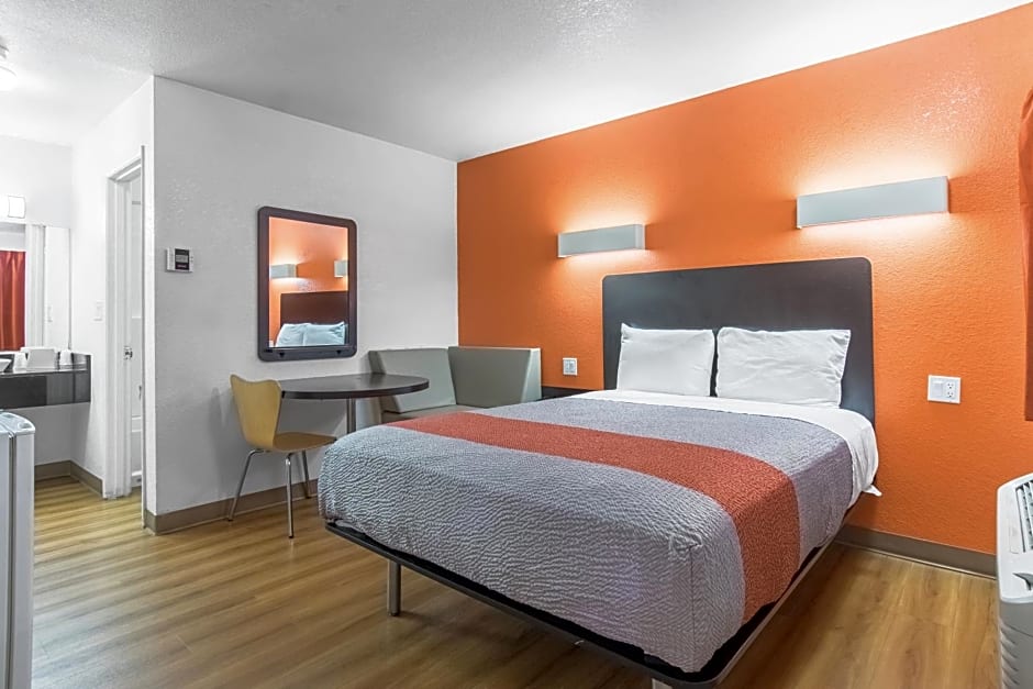 Motel 6 Bakersfield