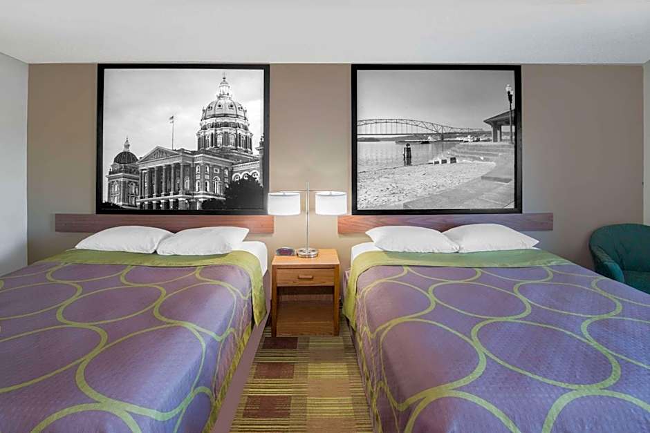 Super 8 by Wyndham Toledo