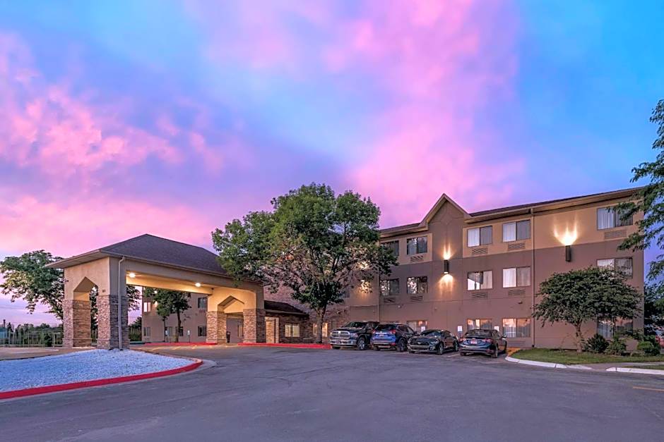 Comfort Suites Omaha East-Council Bluffs