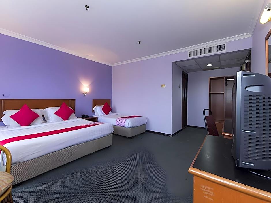 Super OYO 473 Comfort Hotel 2