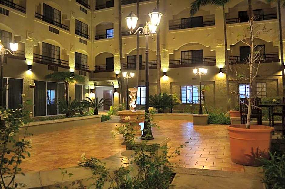 DoubleTree by Hilton Chatsworth