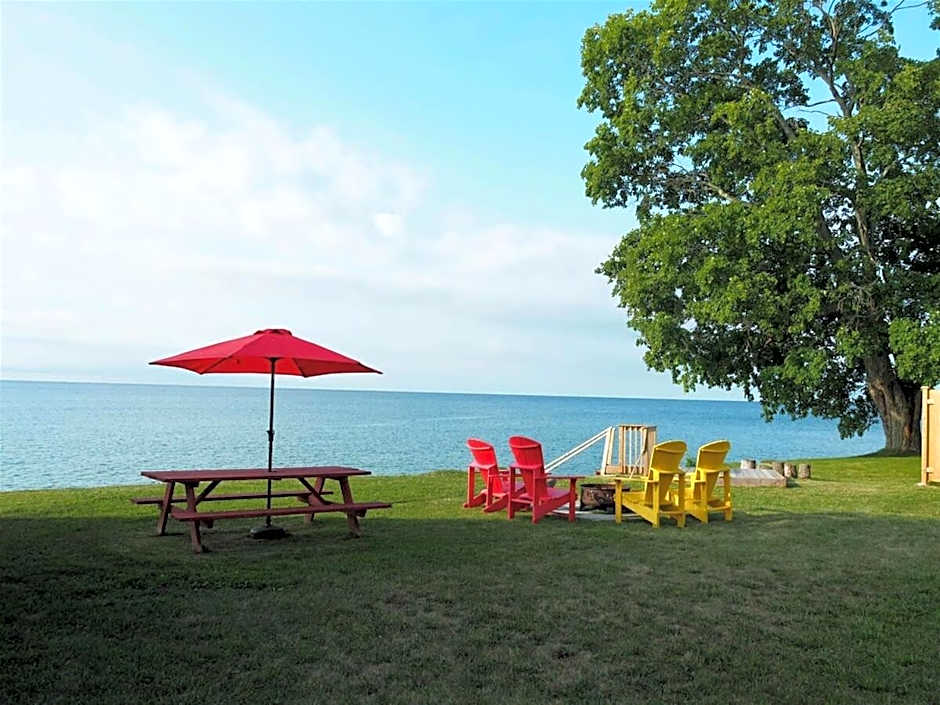 Wind & Waves - Wellington waterfront with Satellite TV & fire pit