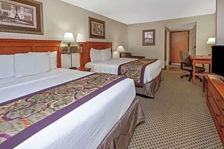 Queen Room with Two Queen Beds and Mobility/Hearing Impaired Access - Non-Smoking