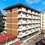 'RE-Dama Hostel