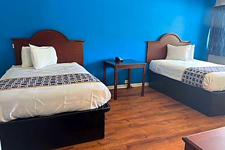 Double Room with Two Double Beds - Non-Smoking