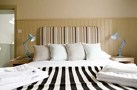 The White Horse Blakeney