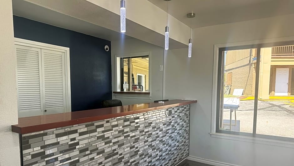 Xecutive Inn and Suites