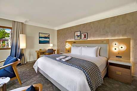King Suite with City View and Balcony - Non-Smoking