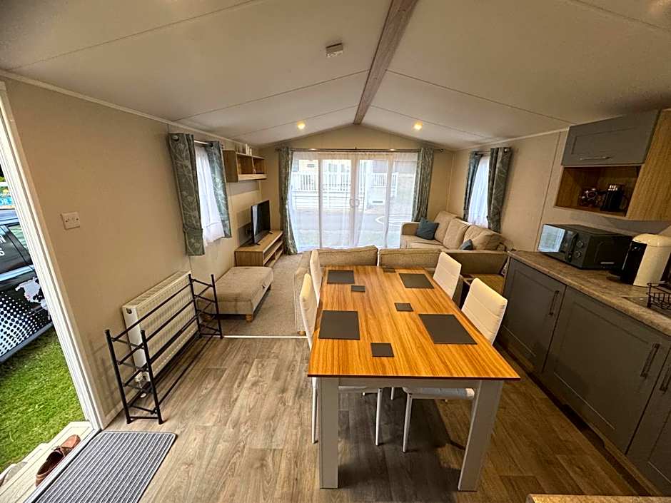 J2 static caravan at Fairway Holiday Park