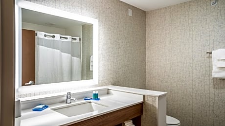 Standard Queen Room with Two Queen Beds - Communications Accessible