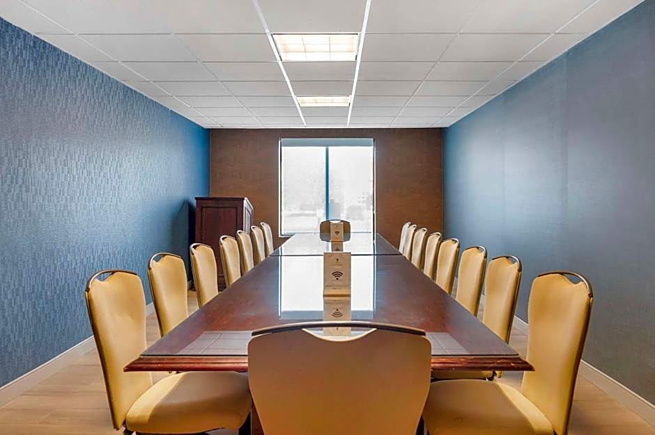 Comfort Inn & Suites Danbury-Bethel