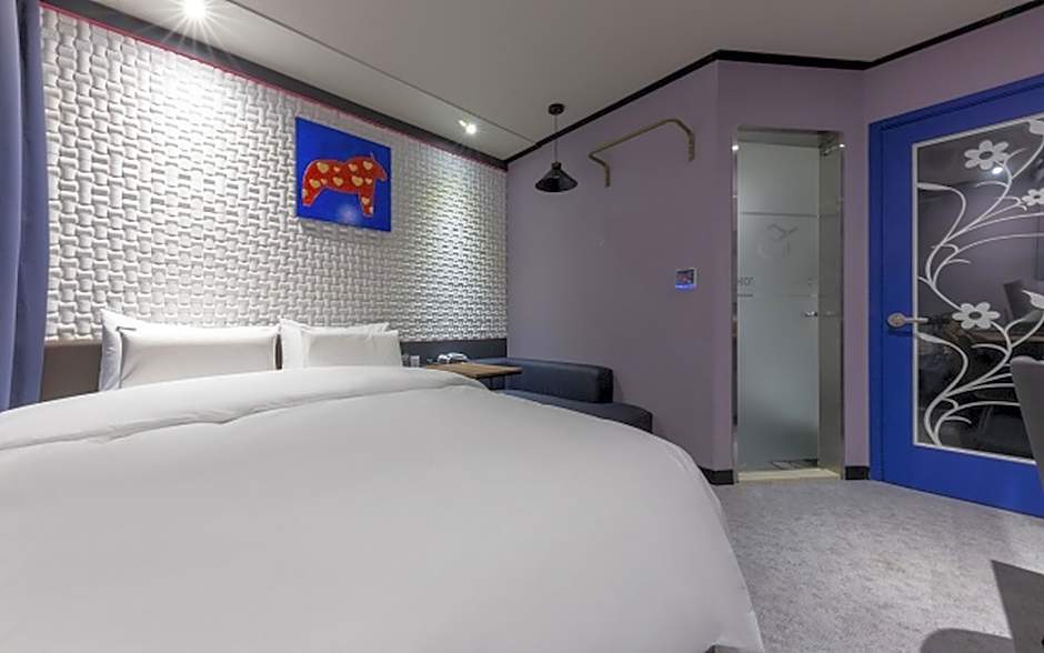 Cheonan Hotel Check-in