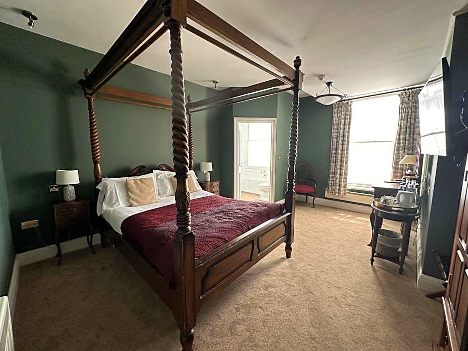 Photo 1 of 8 of Double Room with Four Poster Bed