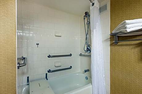 2 Bed Mobility Accessible Tub Non-smoking