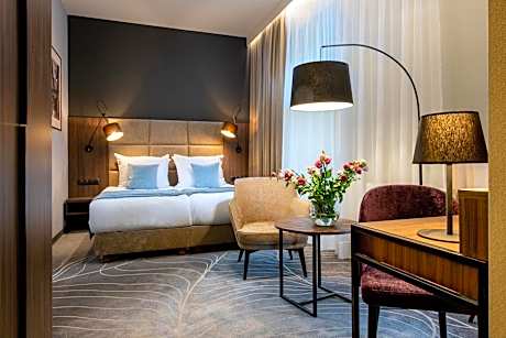 Superior Double  or Twin Room with Bathtub