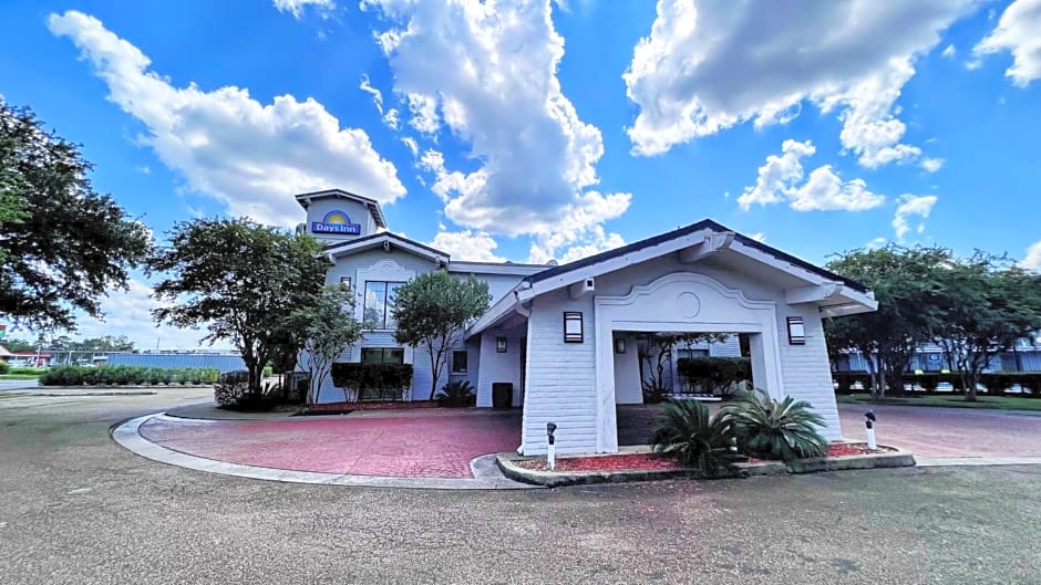Days Inn by Wyndham Sulphur West