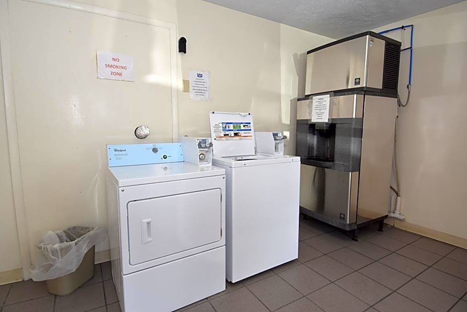 Knights Inn Oswego East