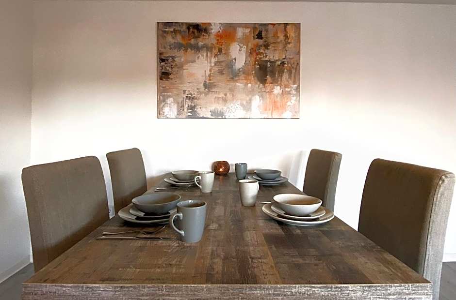 Gemütliche Unterkünfte für längeren Aufenthalt und Monteure inkl Balkon, Waschmaschine, WiFi, Küche und Parkplatz