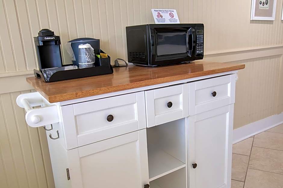 Oceanfront Litchfield Inn