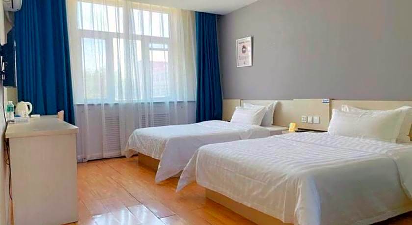 7 Days Inn Hami Baofeng Market