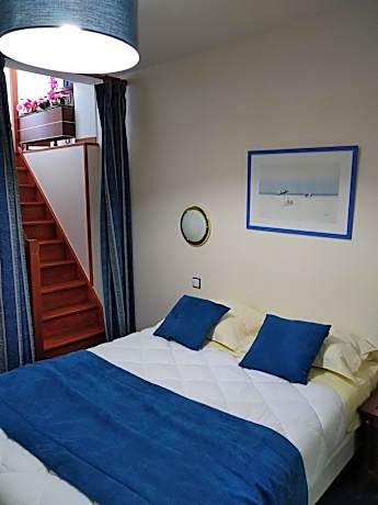 Quadruple Room (2 Double beds) Terrace with Sea View