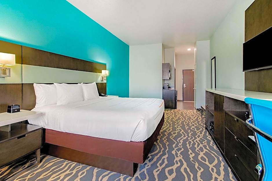 La Quinta Inn & Suites by Wyndham Northlake Ft. Worth