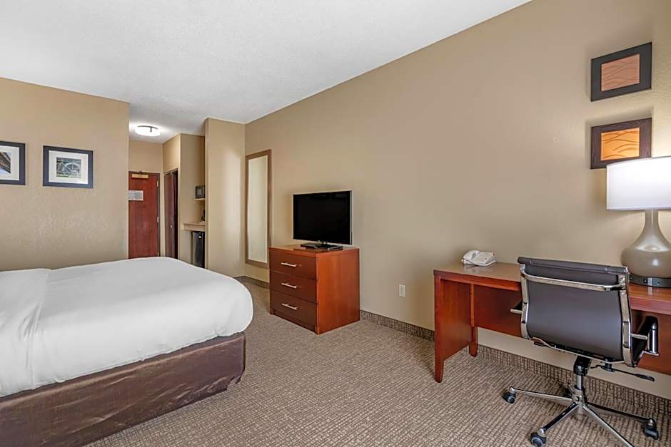 Comfort Inn & Suites St Louis-O'Fallon