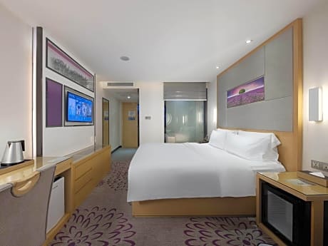 WH - Superior Room One Bed - No View