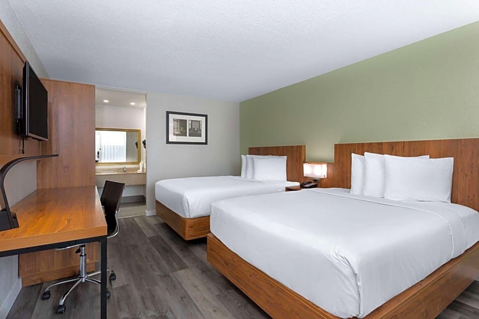 Ramada by Wyndham Altamonte Springs