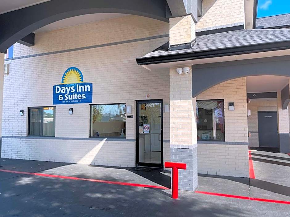 Days Inn by Wyndham Dickinson TX