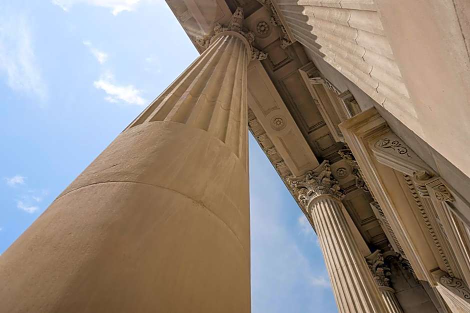 Hôtel LÉONOR the place to live