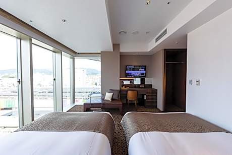 Superior Corner Twin East Wing