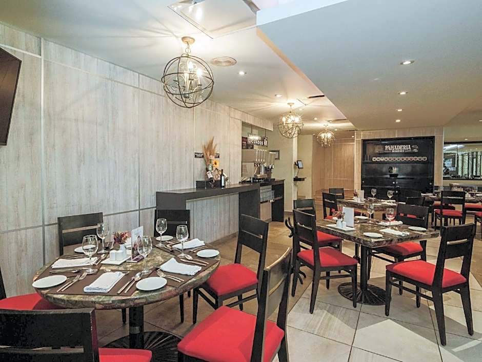 HS HOTSSON Hotel Tampico