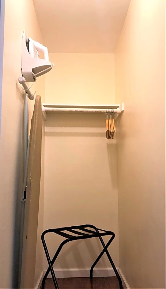 Blue Coast Inn & Suites