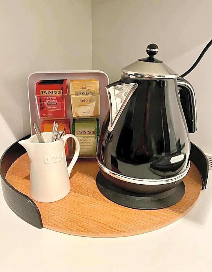 Edge17 Waterfront Apartment, plus Cottage with Garden View - Port Fairy