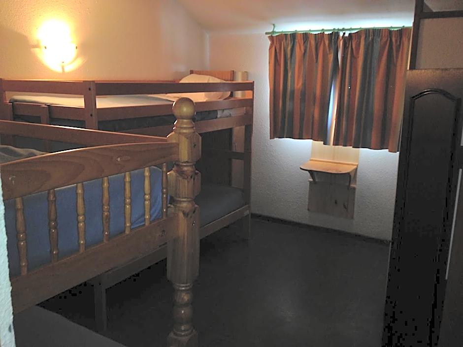 Photo 1 of 1 of Economy Triple Room with Shared Bathroom