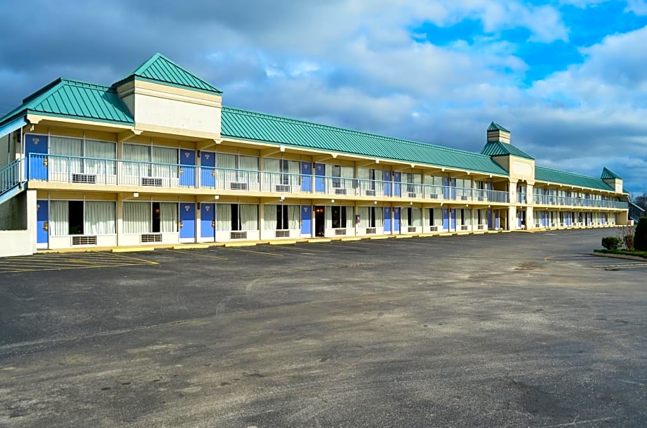 Motel 6-Pulaski, TN