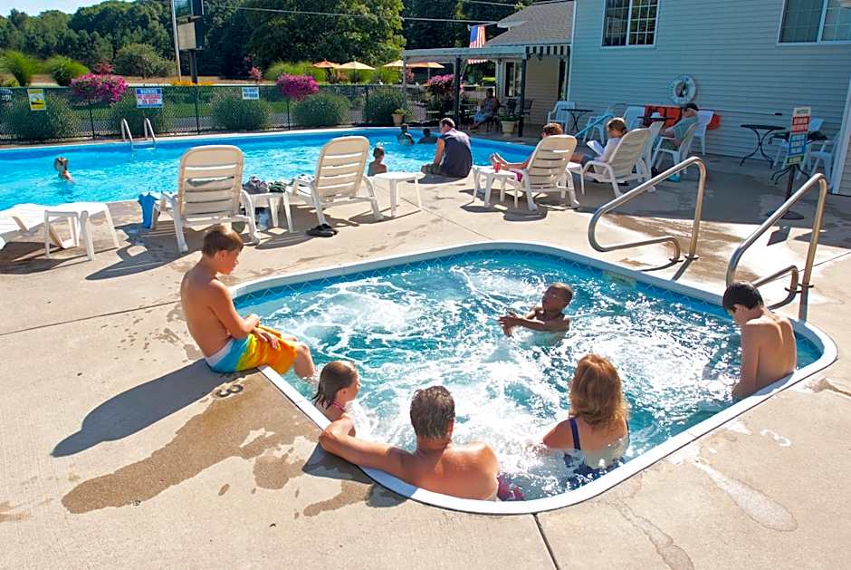 Sierra Sands Family Lodge