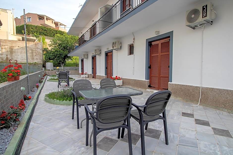 Harrys bar & apartments