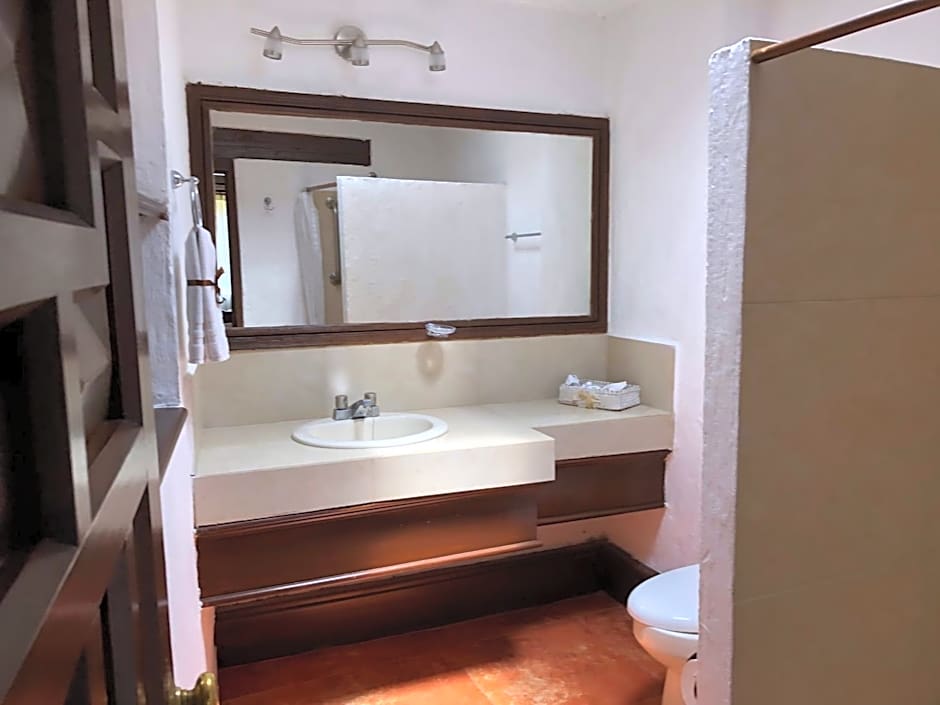 Villa San Jose Hotel & Suites