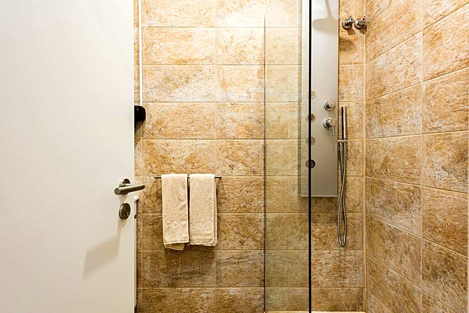 Madalena Hostel e Suites