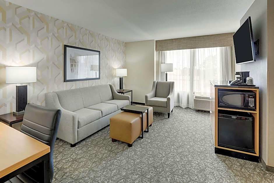 Drury Inn & Suites Birmingham Lakeshore Drive